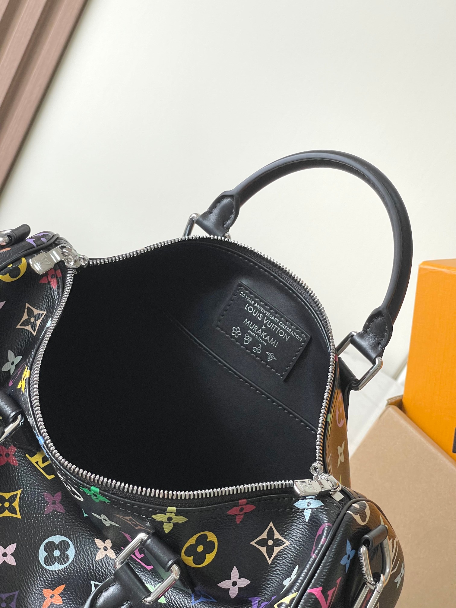 Louis Vuitton Speedy Soft 30 Handbag - Image 9