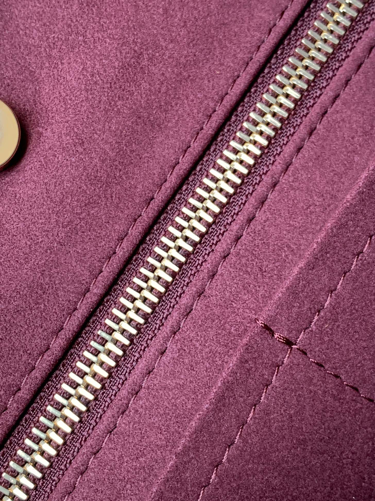 Louis Vuitton M46203 CarryAll Handbag - Image 9