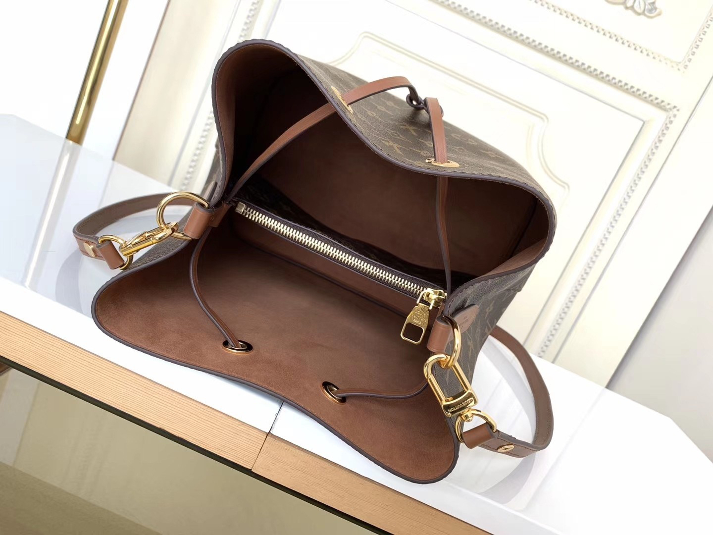 Louis Vuitton Néonoé Bucket Bag - Image 9