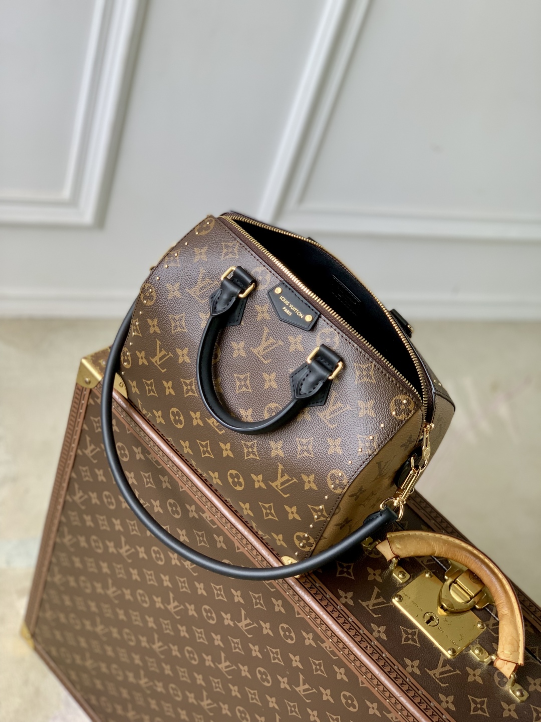 Louis Vuitton Speedy 25 Monogram Canvas Handbag - Image 9