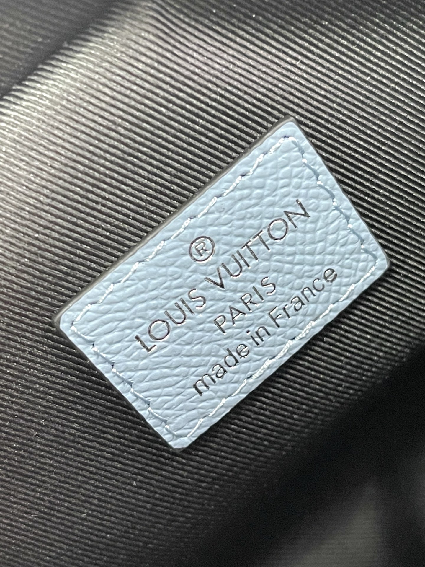 Louis Vuitton Alpha Messenger Bag M14073 - Image 9