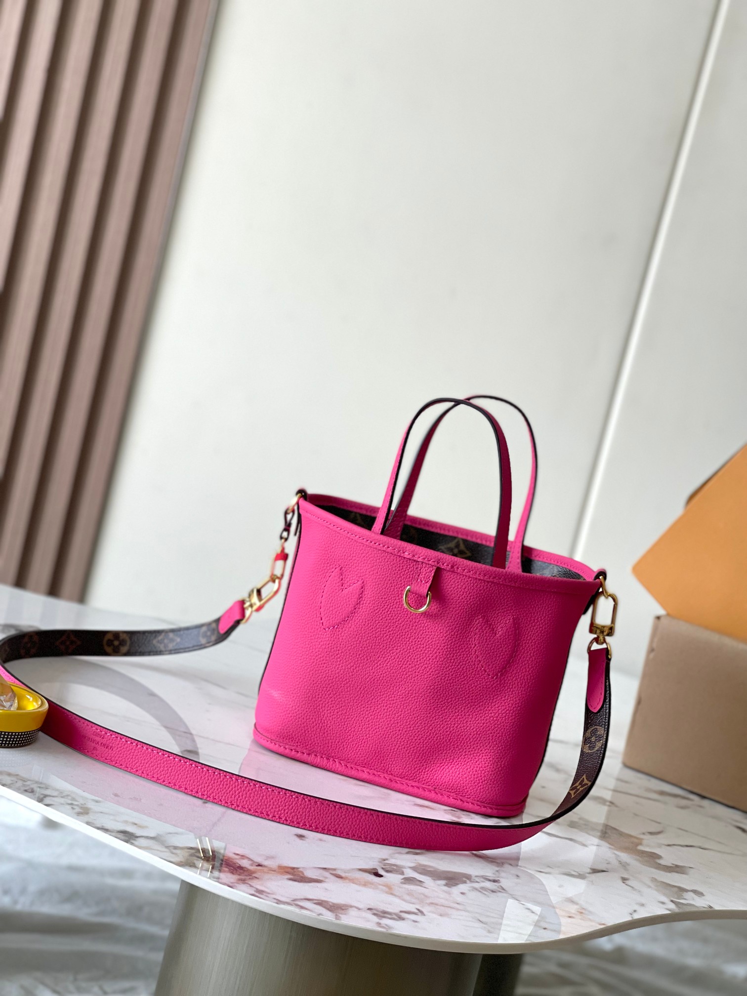Neverfull Bandouliere Inside Out BB Handbag - Image 9