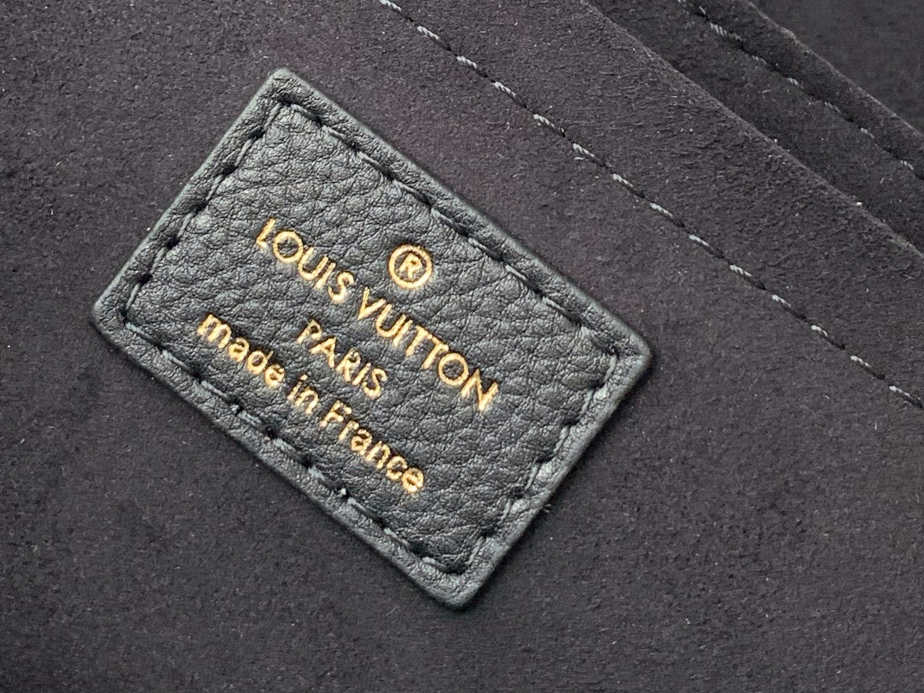 Louis Vuitton LockMe East West Chain Crossbody Bag - Image 9