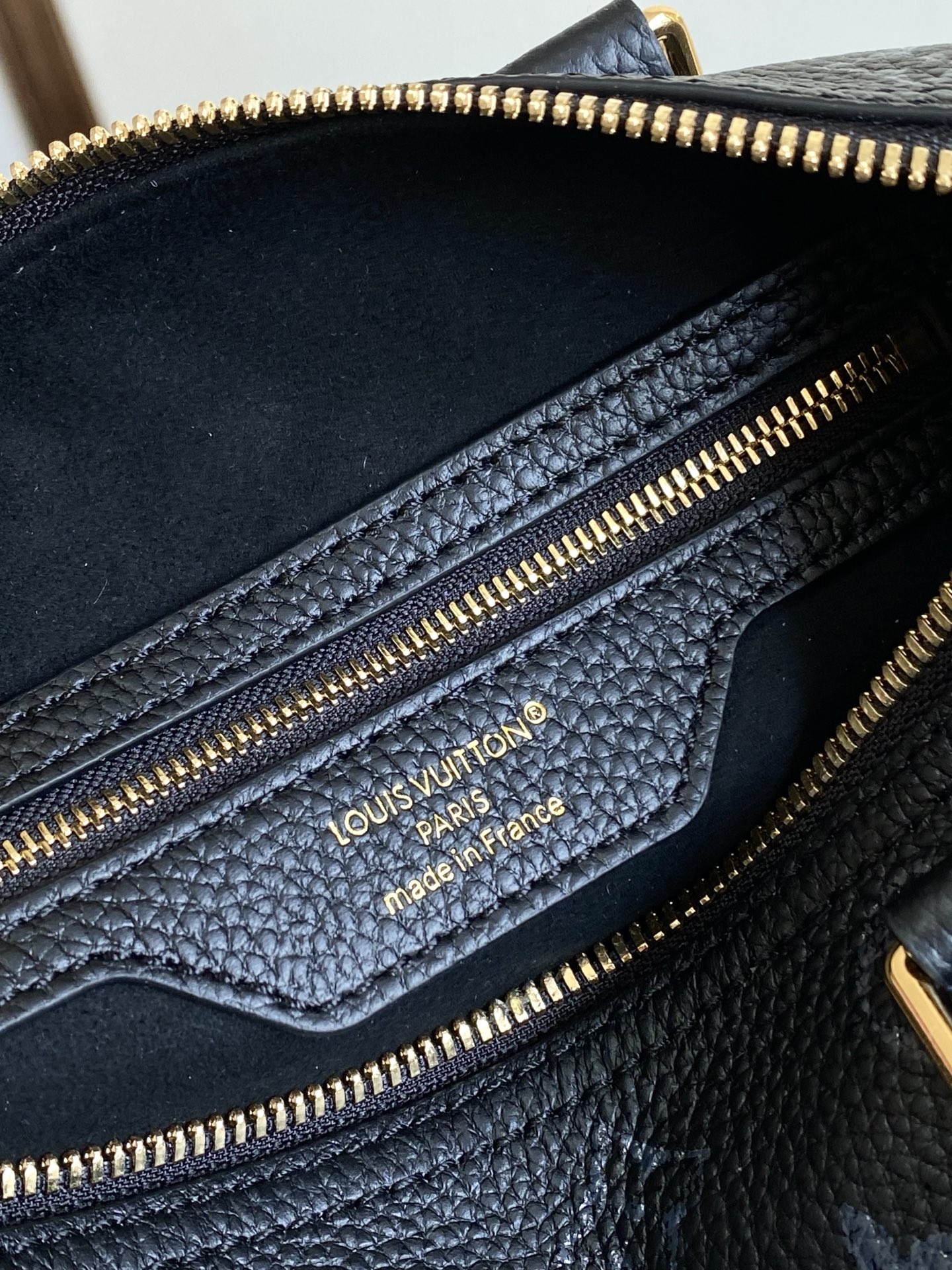 Louis Vuitton Speedy Bandoulière 25 Handbag in Monogram Leather - Image 9