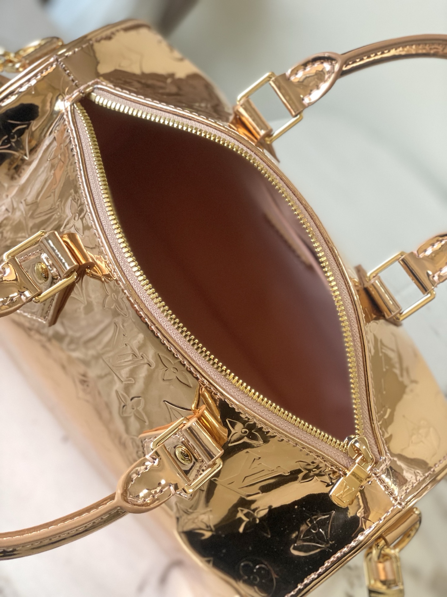 Speedy Bandoulière 25 Monogram Mirror Shoulder Bag - Image 9