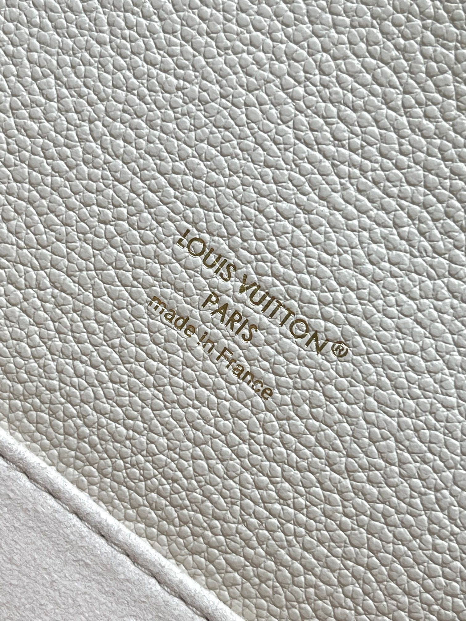 Louis Vuitton Pochette Métis East West Handbag - Image 9