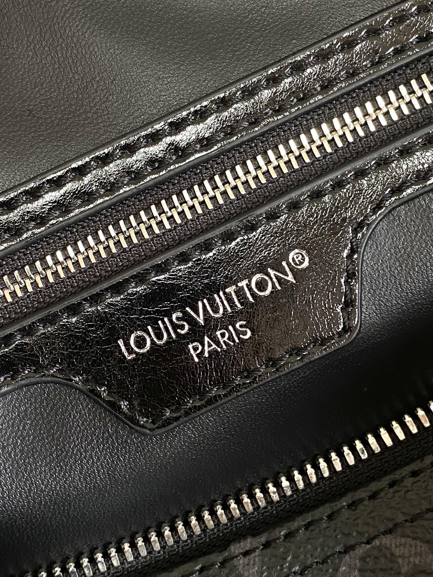 Louis Vuitton Speedy Soft 30 Handbag - Image 9