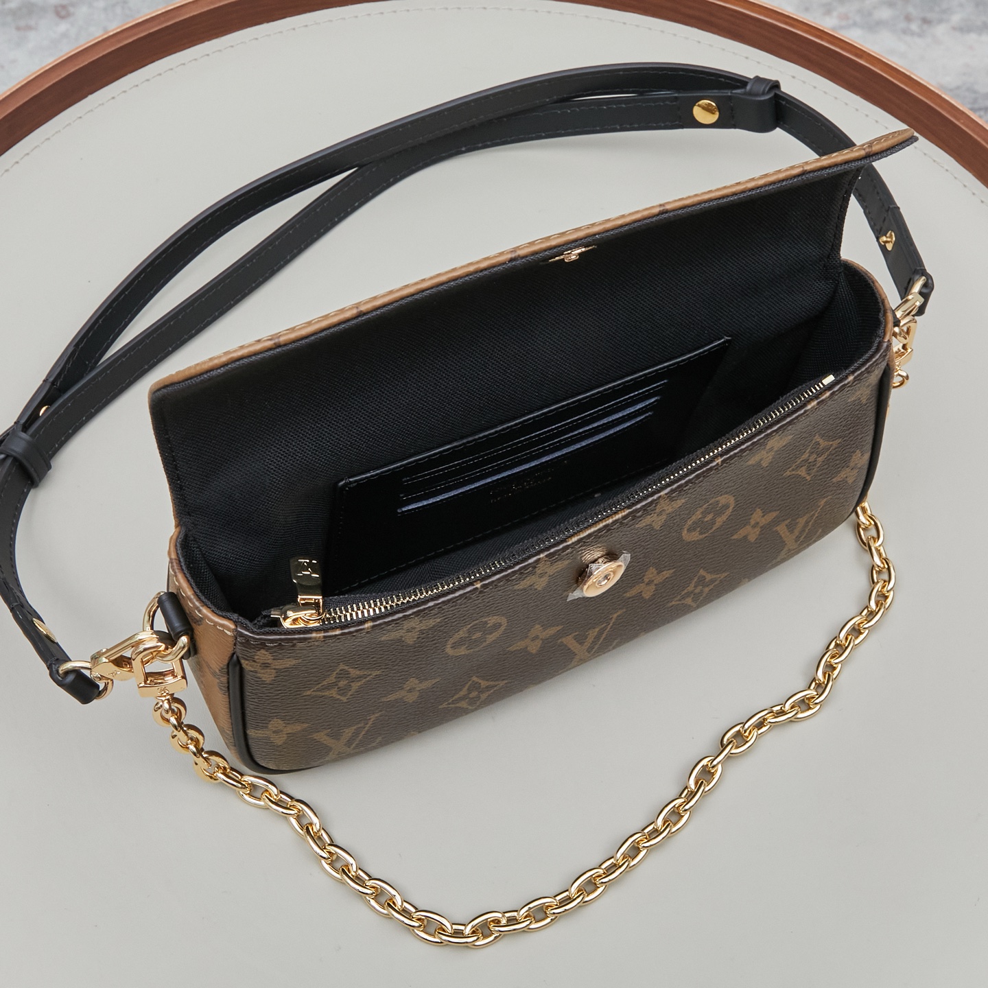 Louis Vuitton Wallet On Chain Ivy Monogram Canvas Crossbody Bag - Image 9