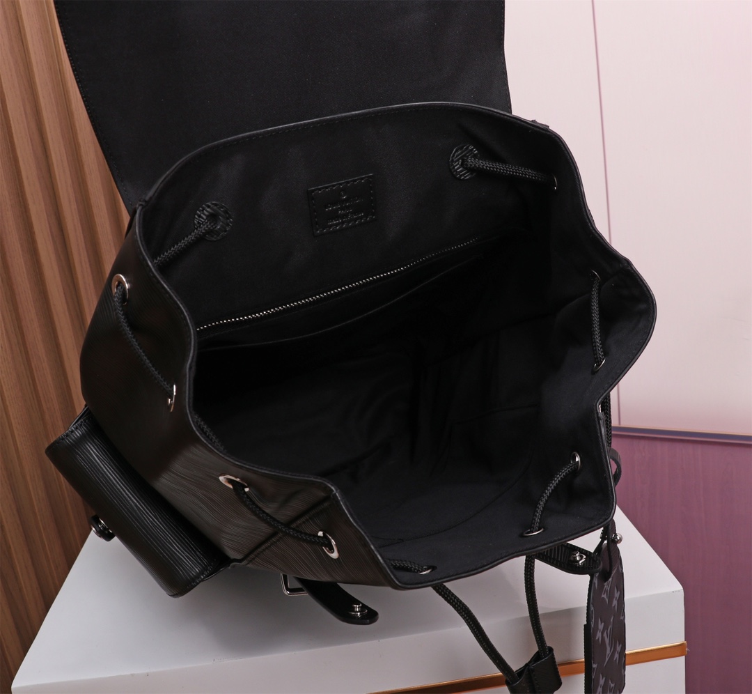 Louis Vuitton Christopher Backpack in Epi Leather - Image 9