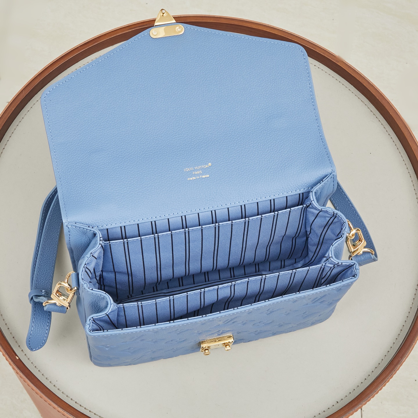Louis Vuitton Pochette Métis Handbag in Blue - Image 9