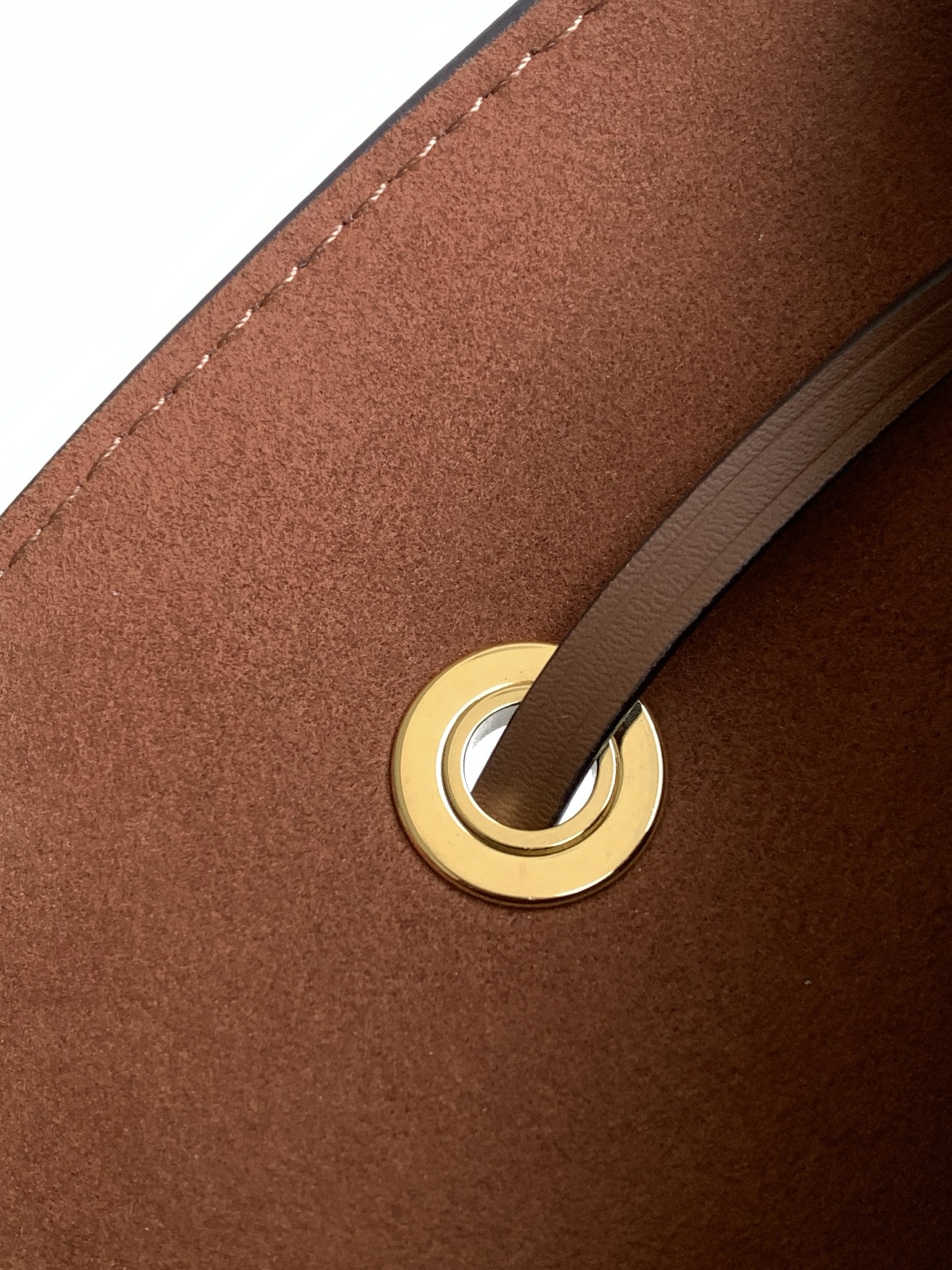 Louis Vuitton NéoNoé Bucket Bag in Monogram Canvas - Image 9