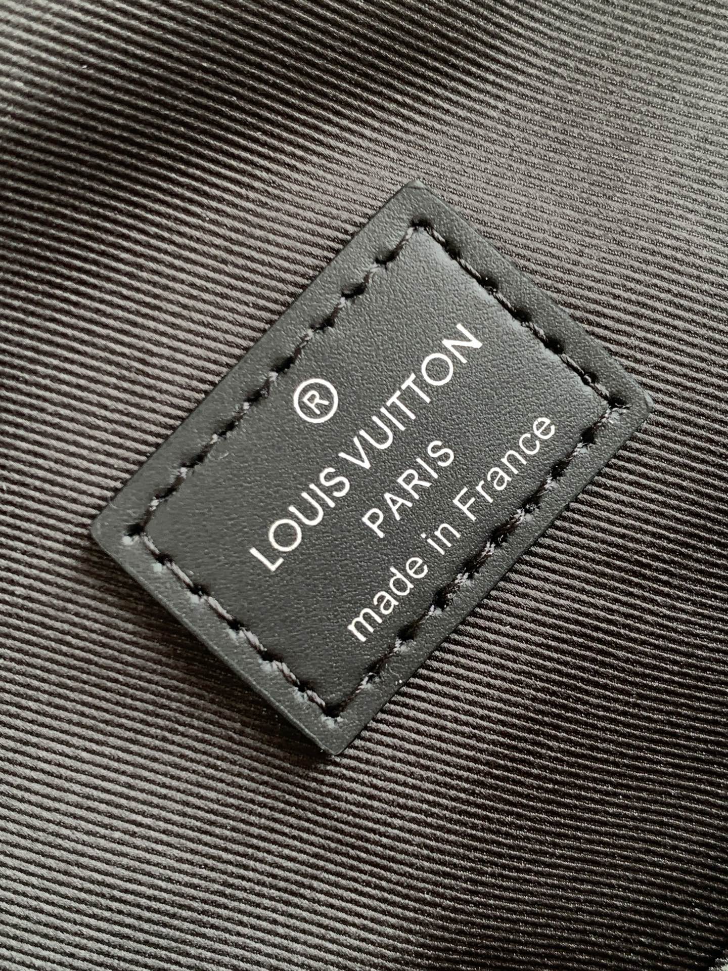 Louis Vuitton Avenue Shoulder Bag M45302 in Damier Graphite - Image 9