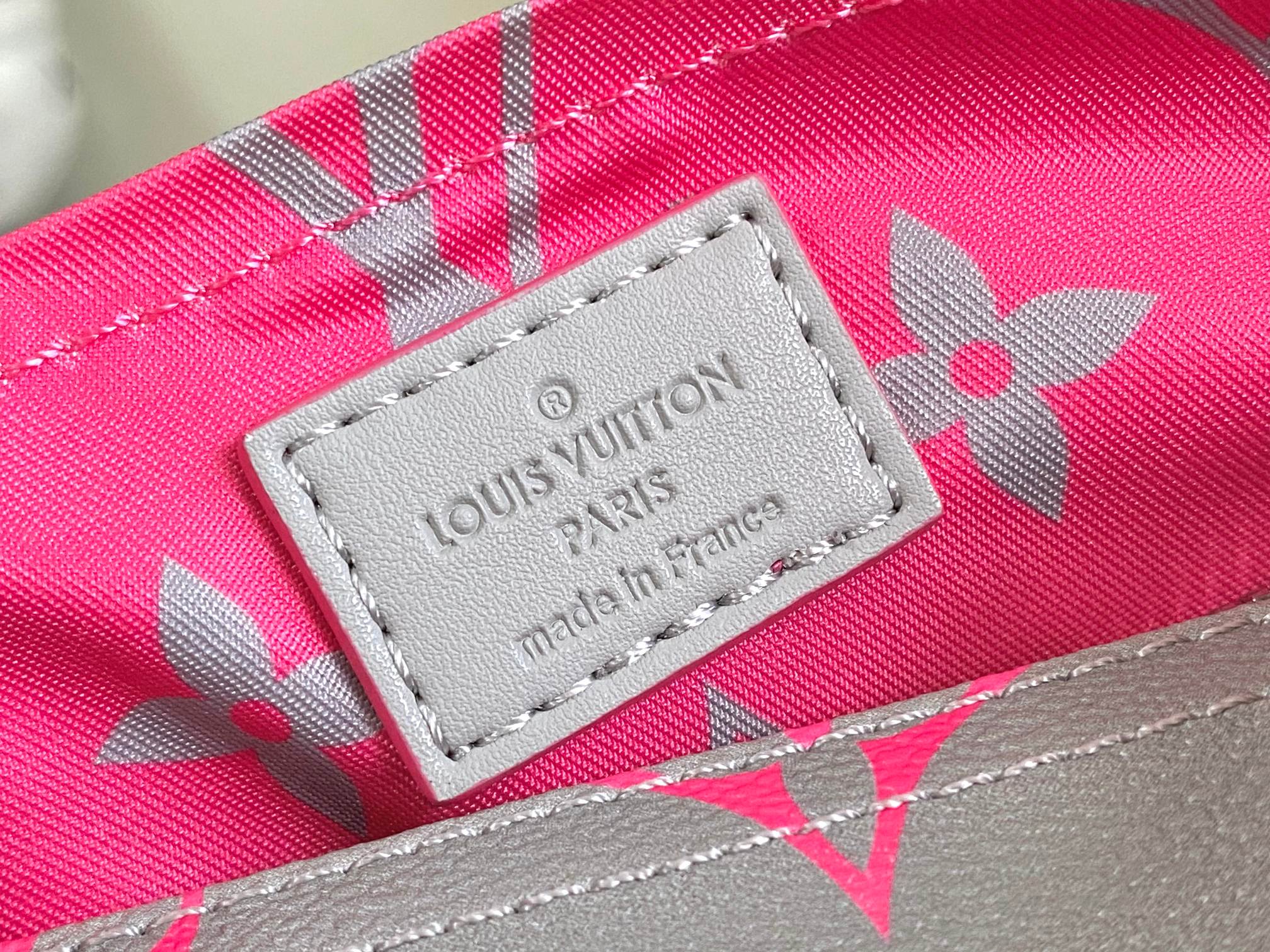 Louis Vuitton Keepall Bandoulière 35 Travel Bag - Image 9