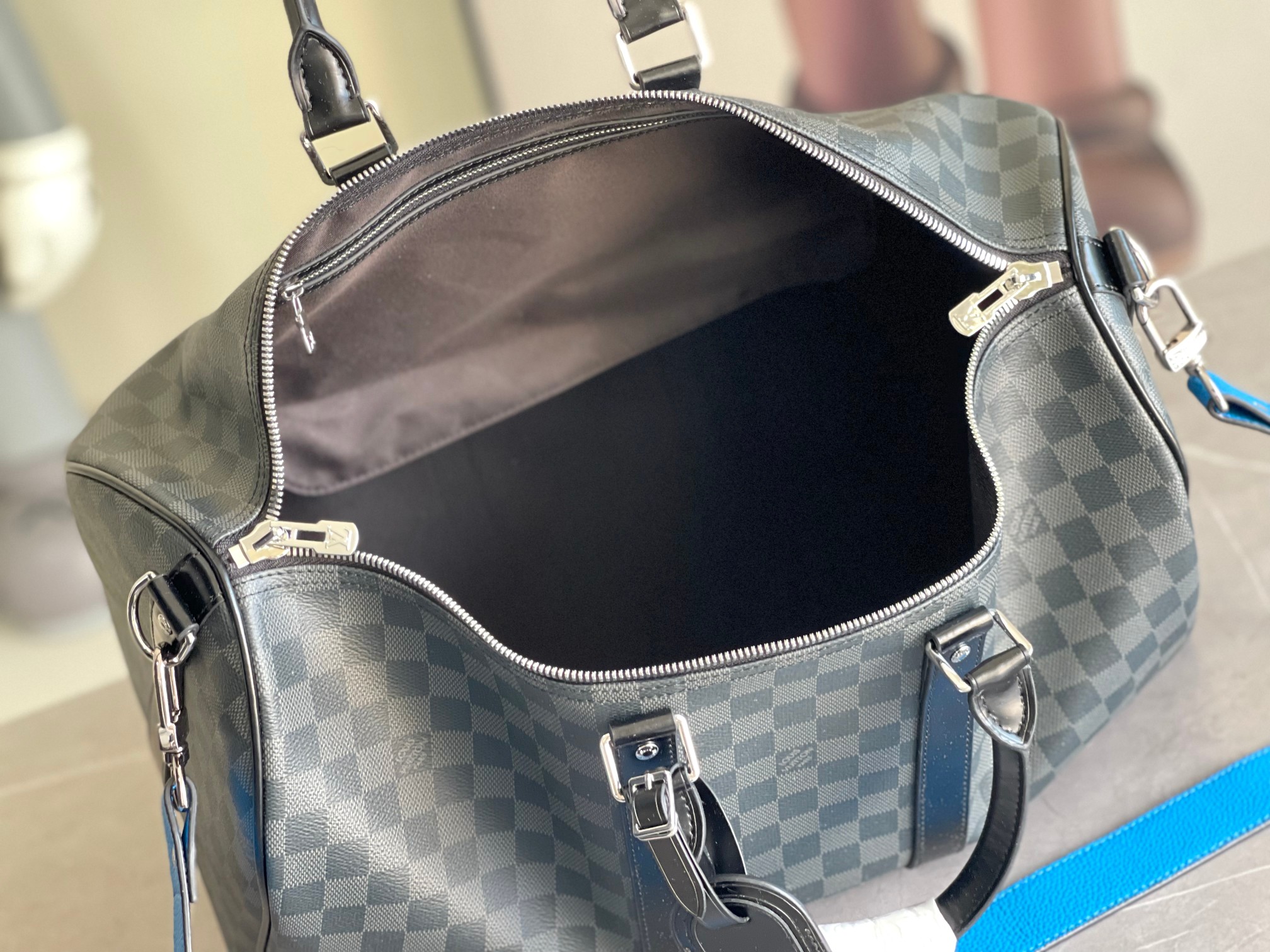 Louis Vuitton Keepall 45 Travel Bag in Monogram Eclipse Canvas - Image 9