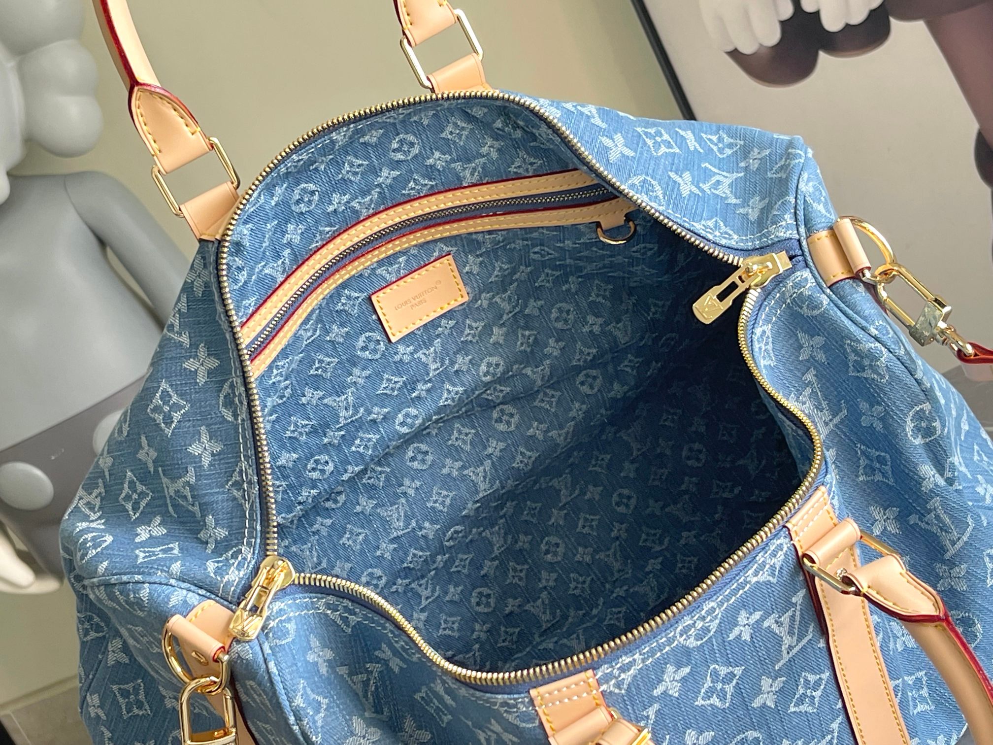 Louis Vuitton Keepall Bandoulière 45 Travel Bag in Light Blue Denim - Image 9