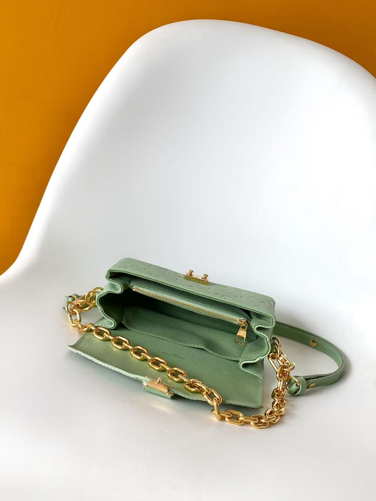 Louis Vuitton Pochette Metis East West Shoulder Bag - Image 9