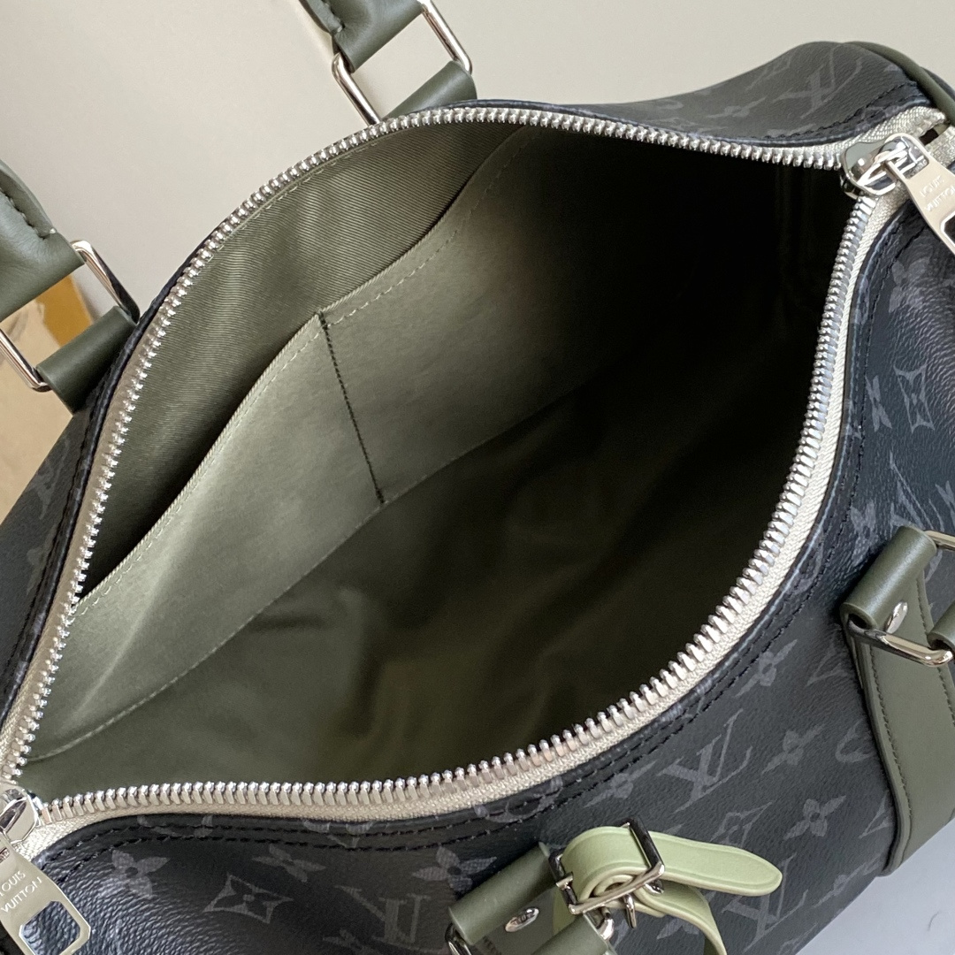 Louis Vuitton Keepall Bandoulière 35 Travel Bag in Monogram Eclipse Canvas - Image 9