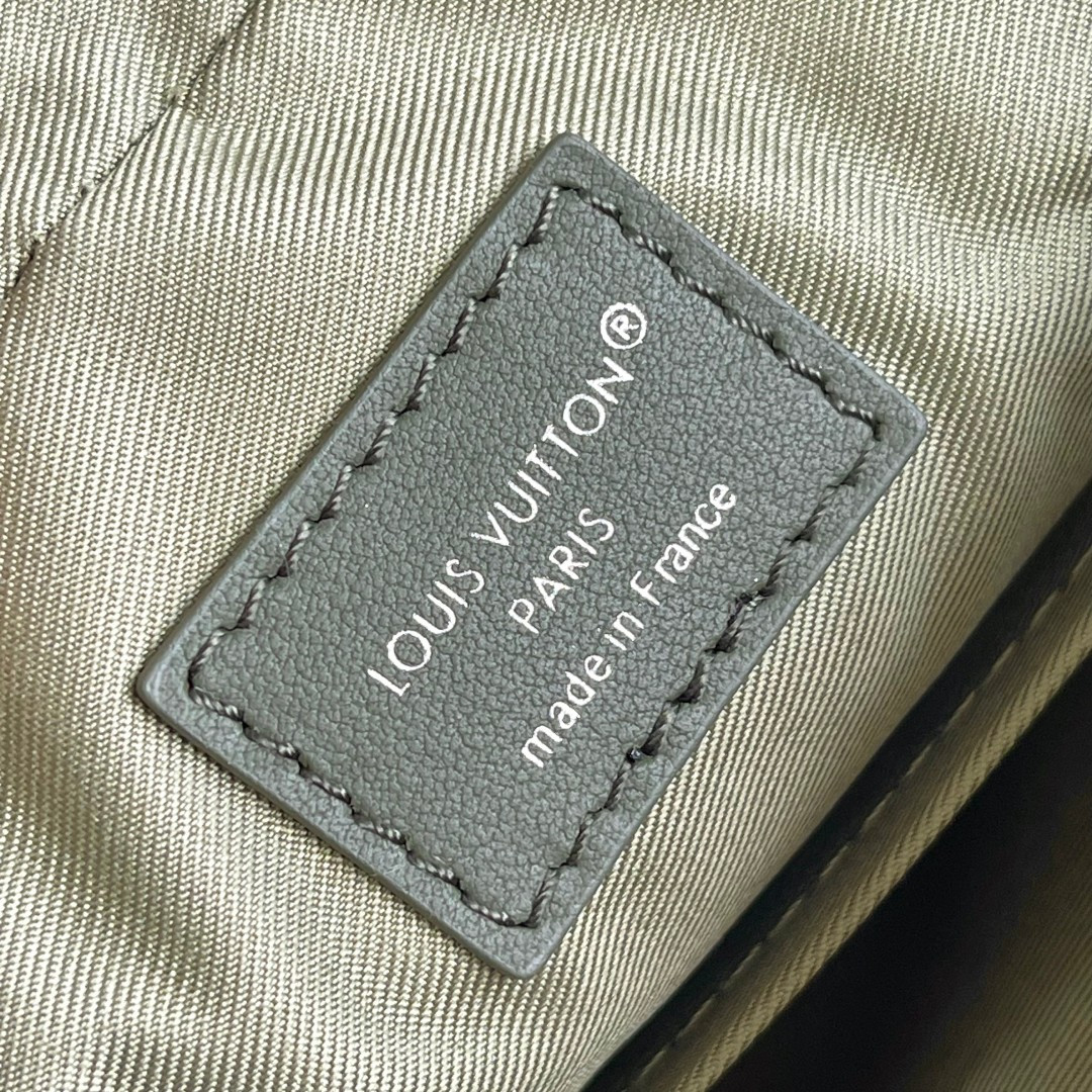 Louis Vuitton Trio Messenger Bag in Monogram Eclipse Canvas - Image 9