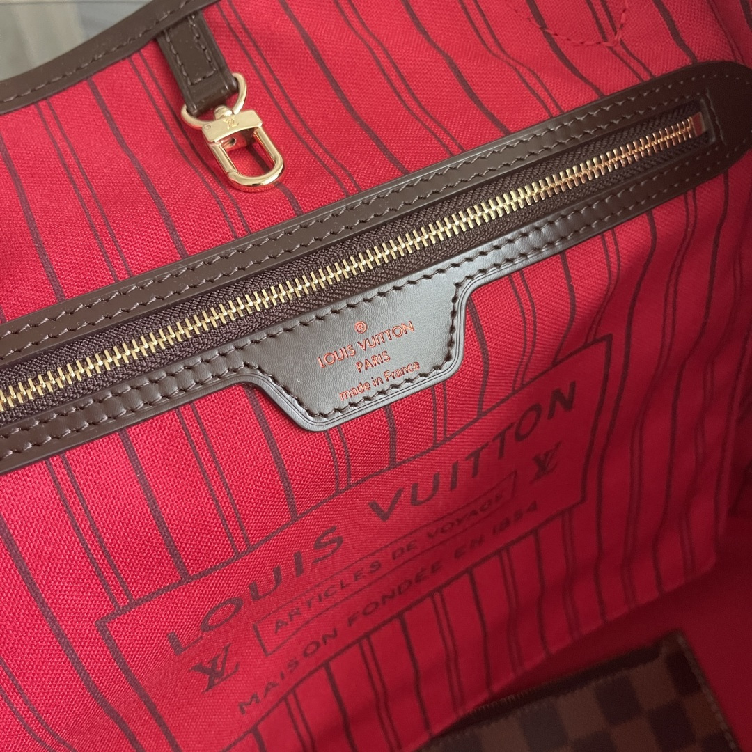 Louis Vuitton Neverfull Large Tote in Damier Azur Canvas - Image 9