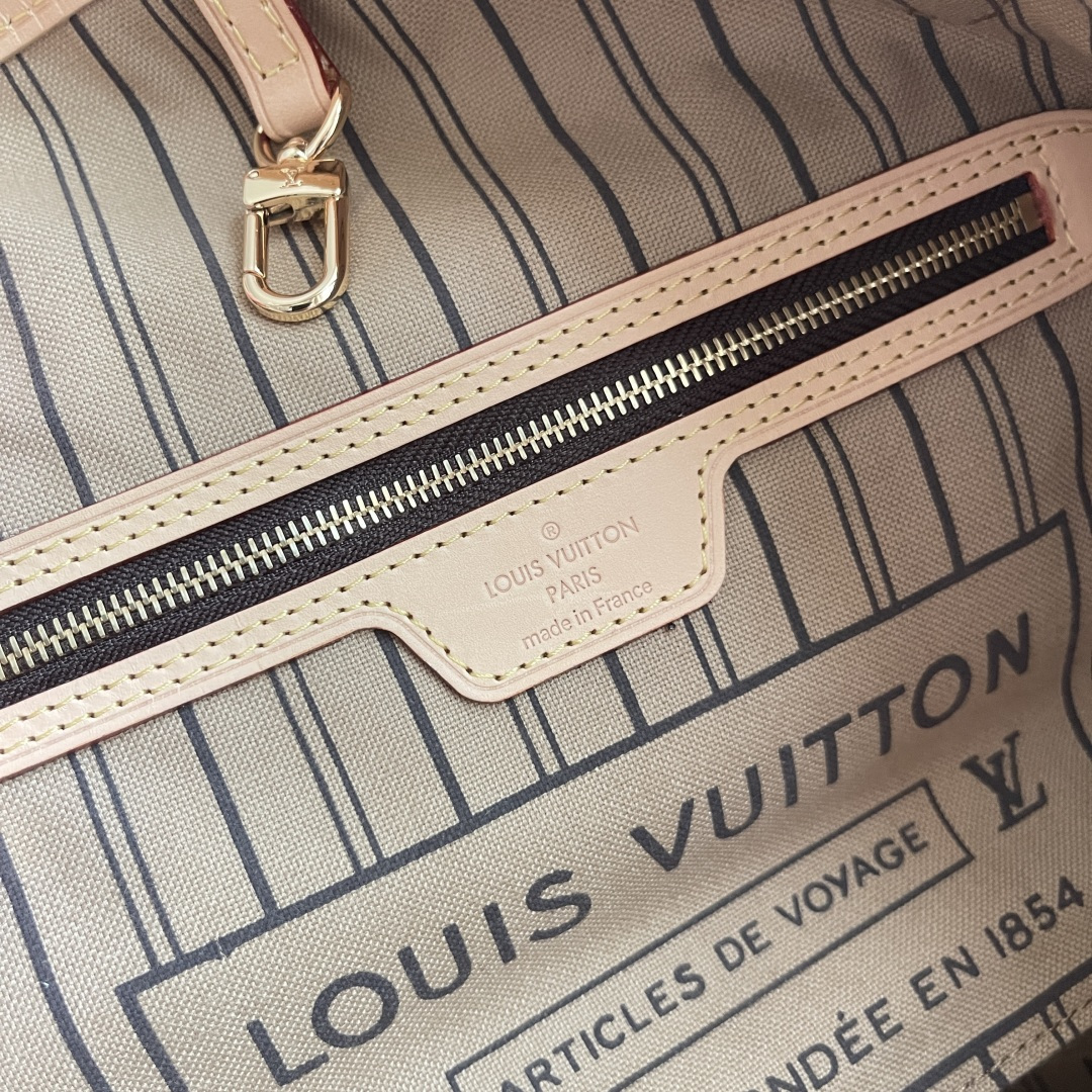 Louis Vuitton Neverfull Small Tote Bag in Damier Ebene Canvas - Image 9