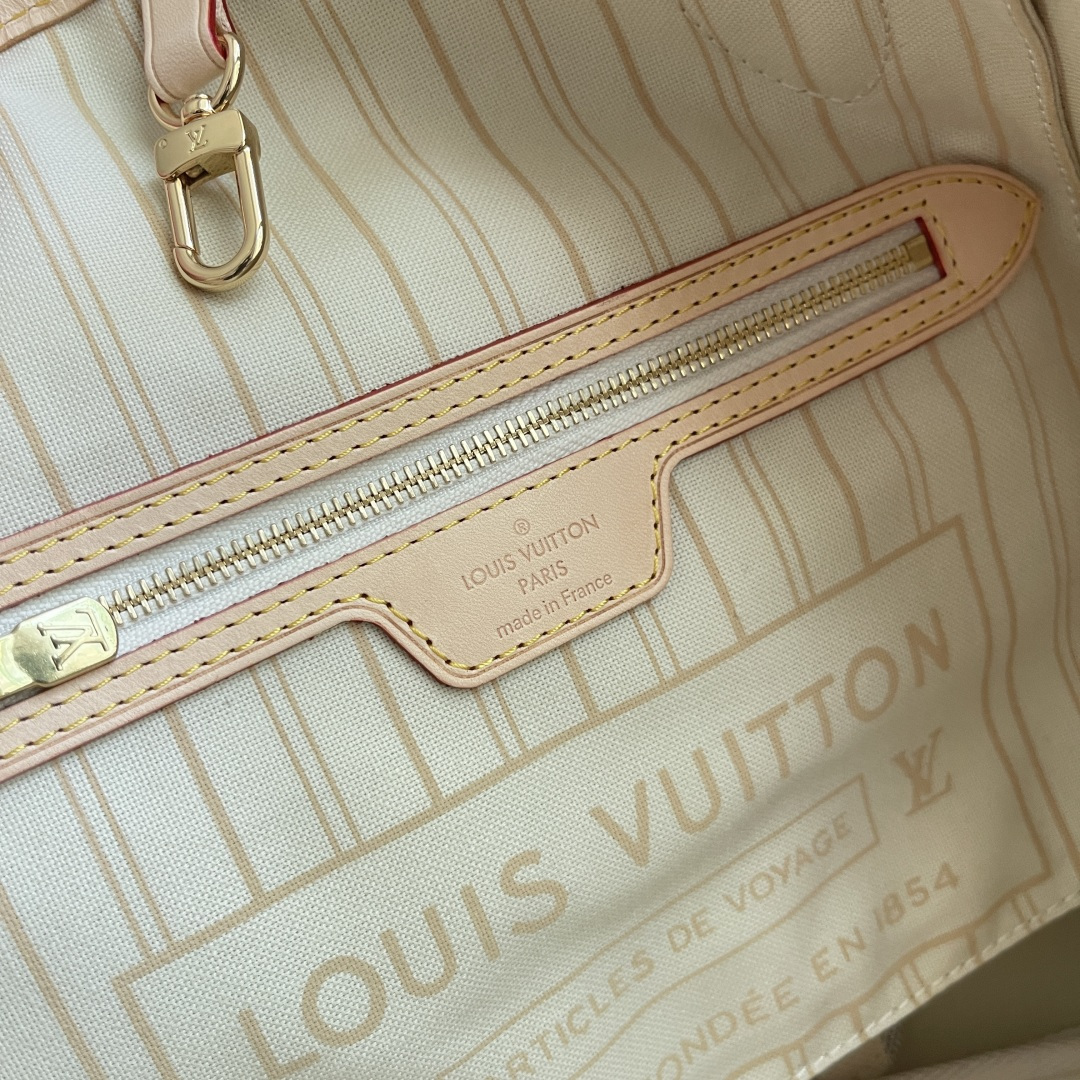 Neverfull Small Tote Bag in Damier Ebene - Image 9