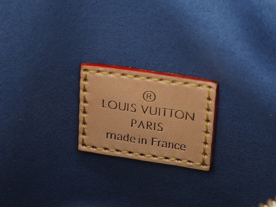 Louis Vuitton Side Trunk Medium Handbag - Image 9