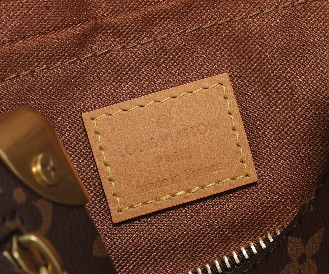 Louis Vuitton Mini Soft Trunk Chain Bag, Model M68906 - Image 9