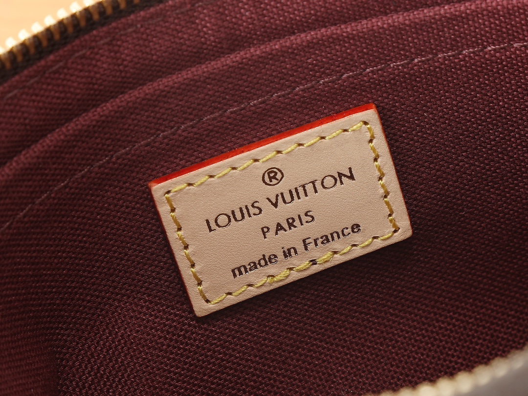 Louis Vuitton Monogram Compact Shoulder Bag M46999 - Image 9