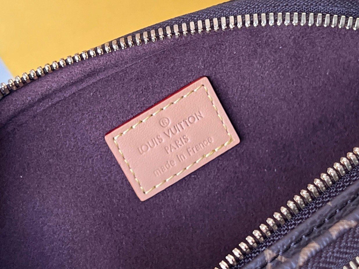 Louis Vuitton Mini Bumbag M82335 in Monogram Empreinte Leather - Image 9