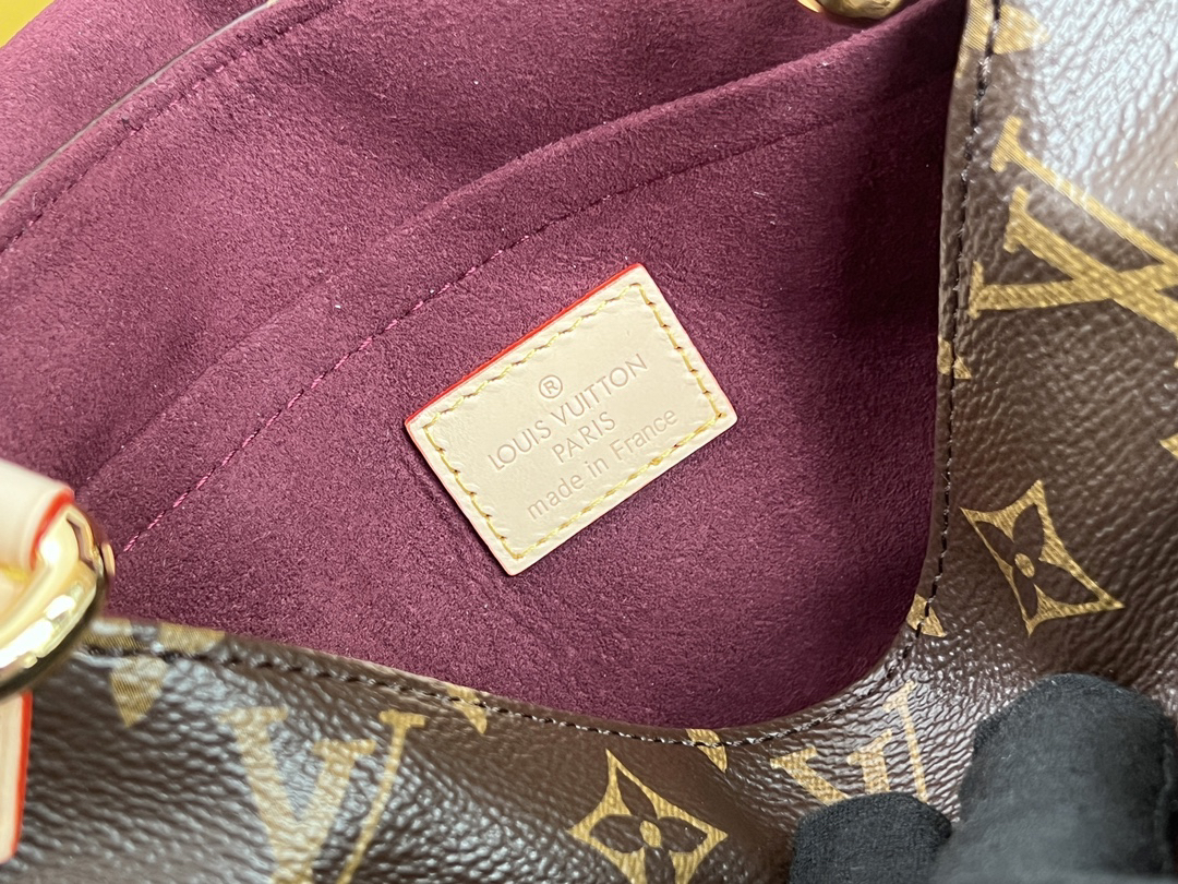 Louis Vuitton Sunset M13617 Shoulder Bag in Monogram Denim Canvas - Image 9