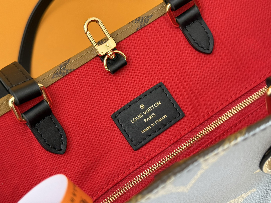Louis Vuitton Onthego MM Monogram Canvas Handbag - Image 9