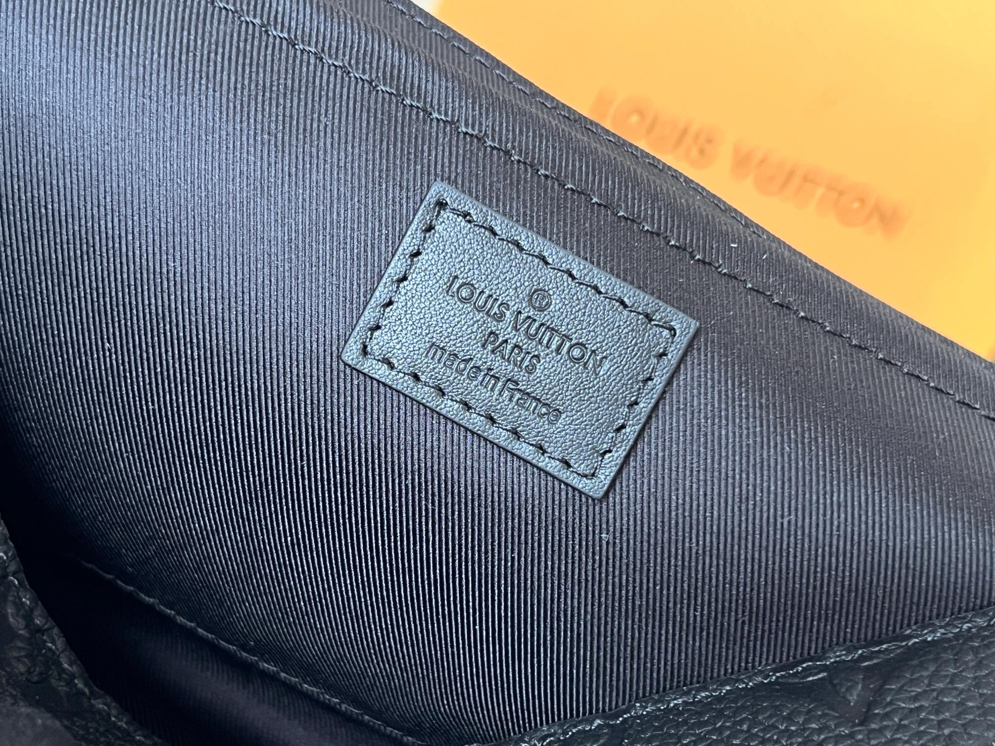 Louis Vuitton S-Cape Messenger Bag M23741 - Image 9