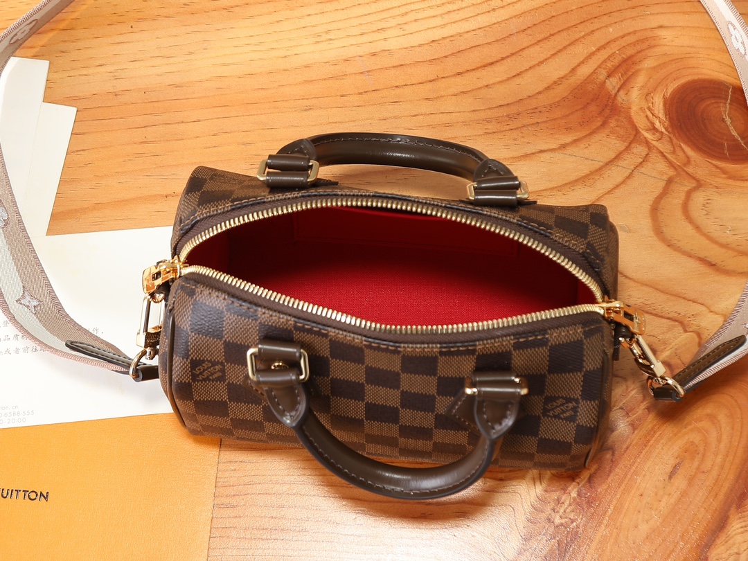 Louis Vuitton Speedy Bandoulière 20 Crossbody Bag - Image 9