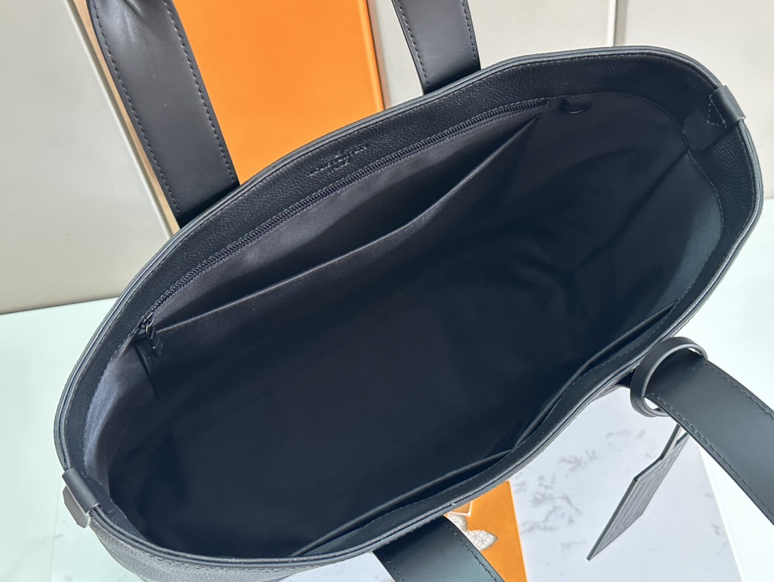 Louis Vuitton Pilot Tote Bag - Image 9