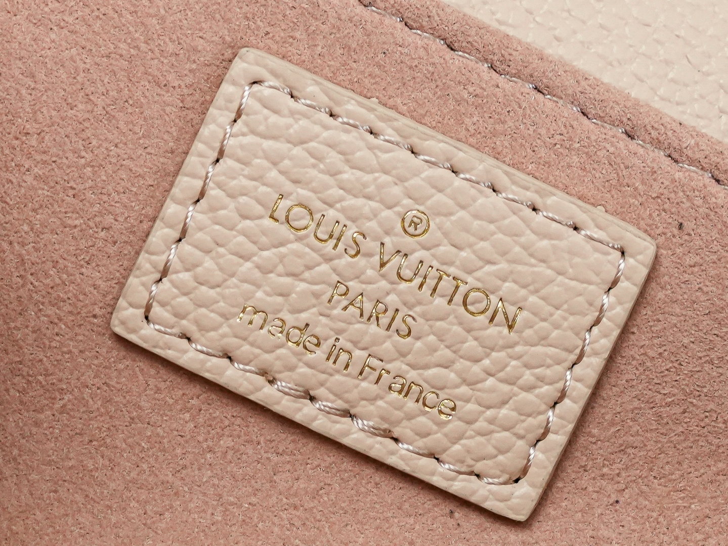 Louis Vuitton Pochette Métis East West Shoulder Bag in Sand - Image 9