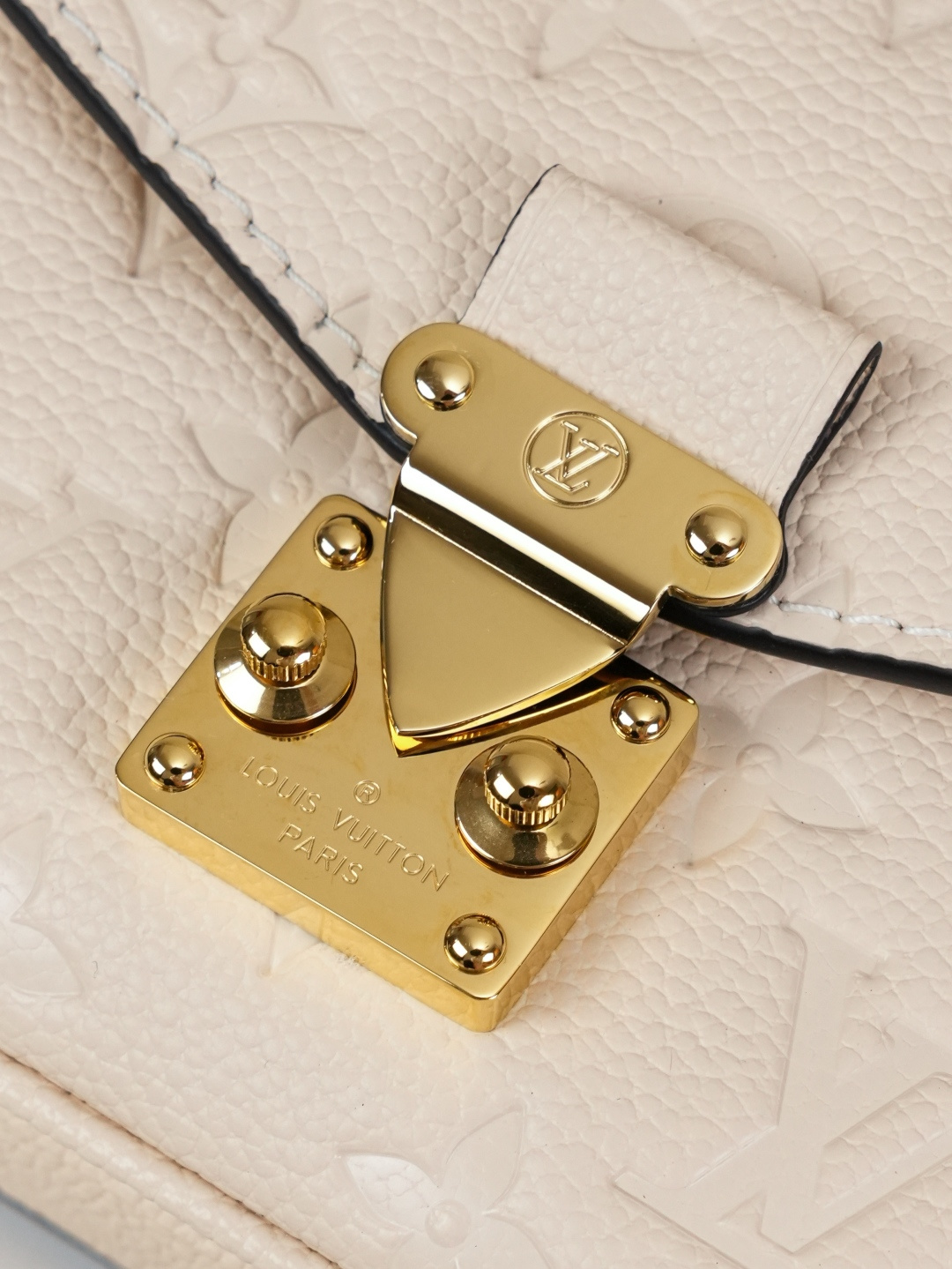 Pochette Métis East West Bag in Cream Monogram Empreinte Leather - Image 9