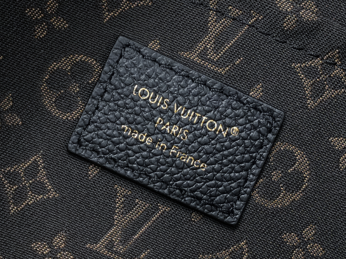 Louis Vuitton Express Small Handbag in Monogram Canvas - Image 9