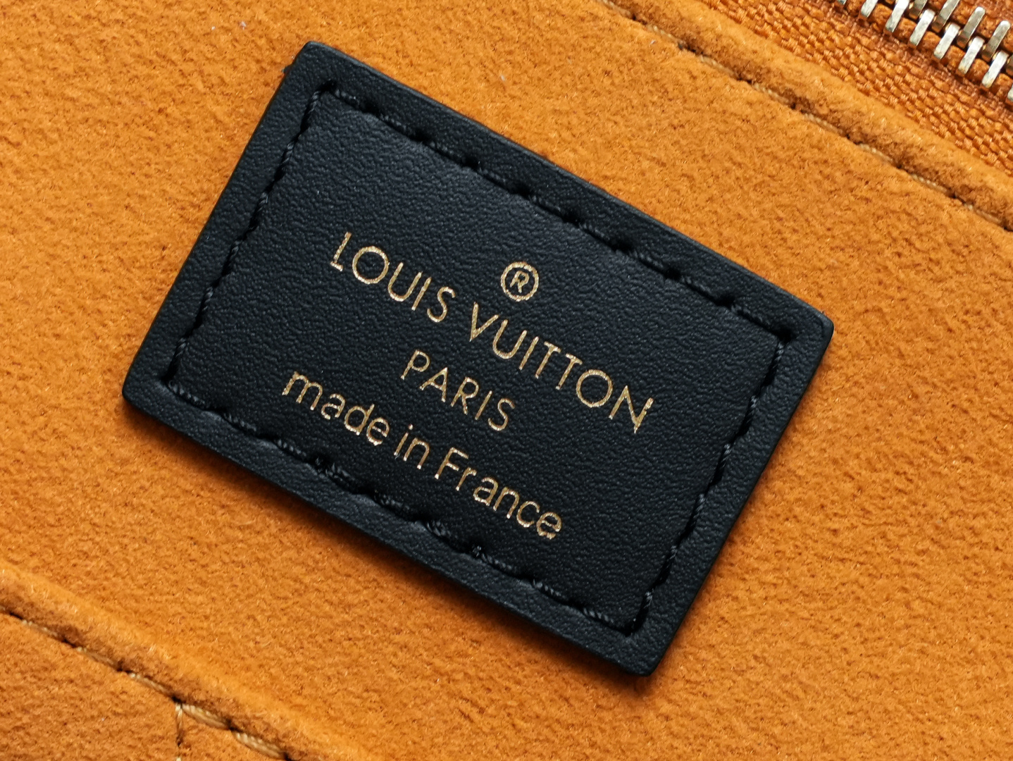 Louis Vuitton Onthego MM Tote Bag in Monogram Empreinte Leather - Image 9