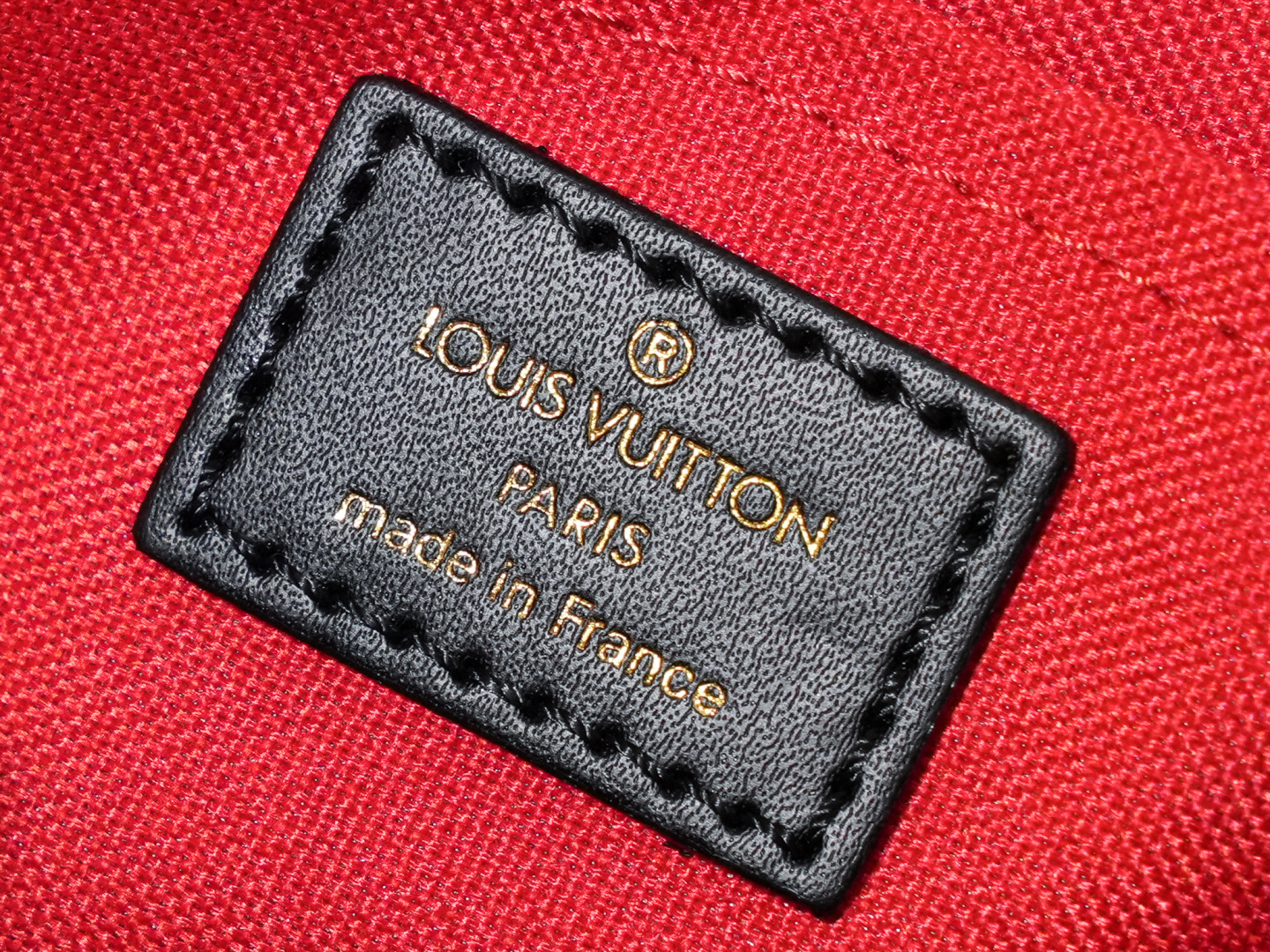 Louis Vuitton OnTheGo East West Bag in Giant Monogram Canvas - Image 9