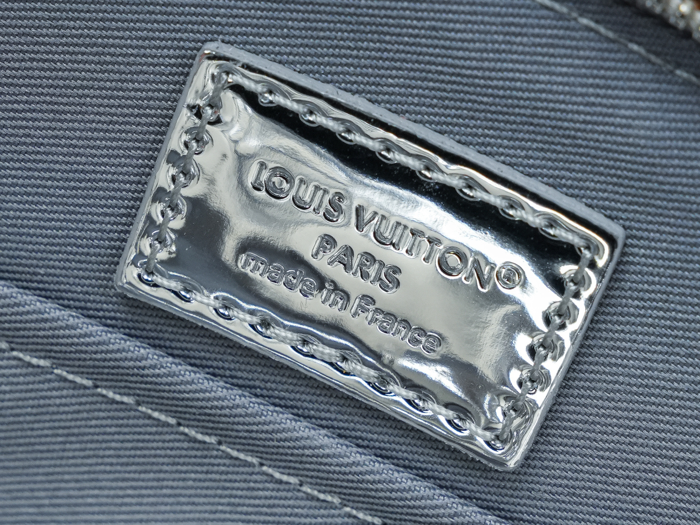 Louis Vuitton Alma BB Handbag in Silver Monogram Miroir Canvas - Image 9