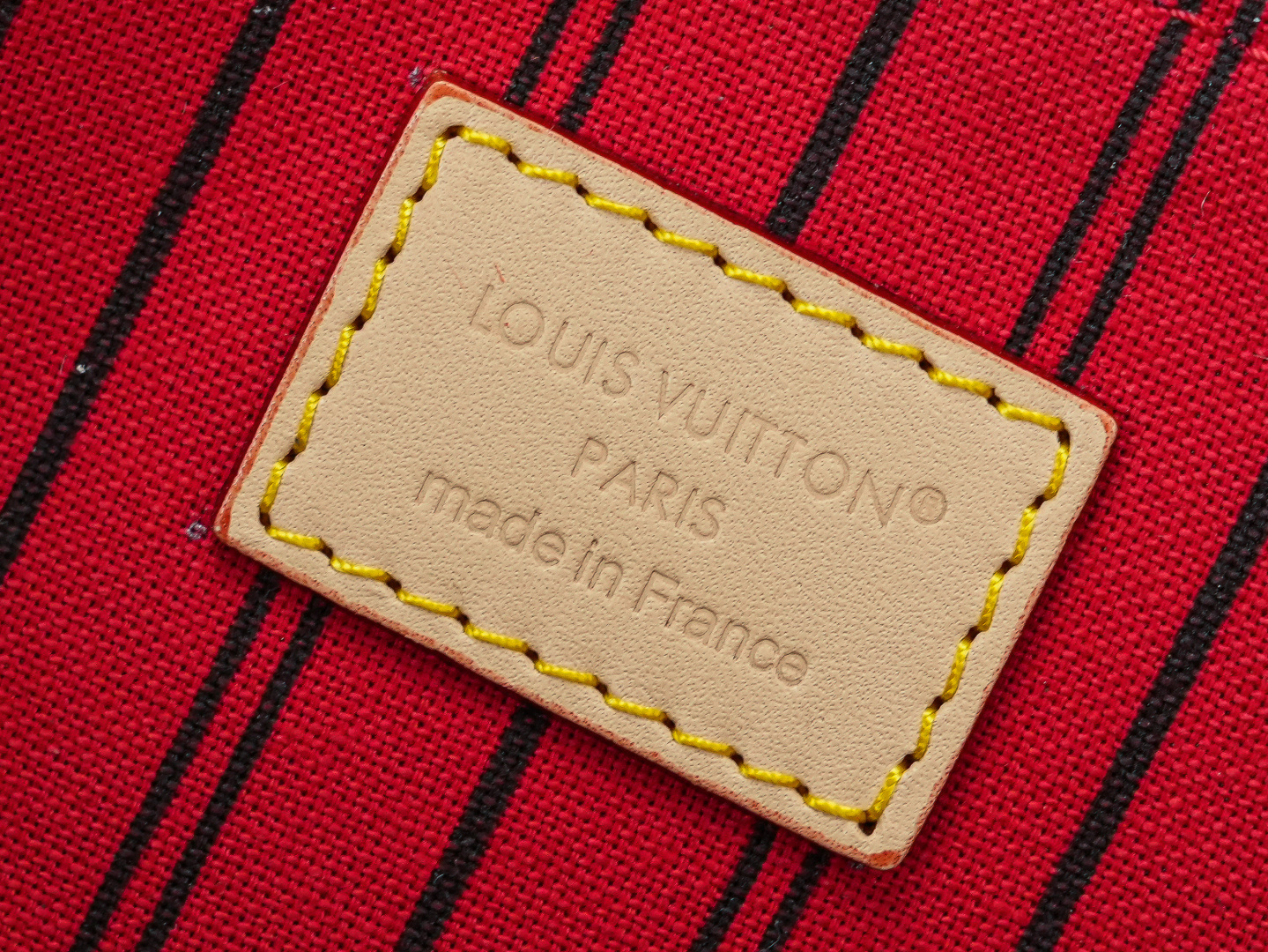 Louis Vuitton Ever More Small Handbag - Image 9