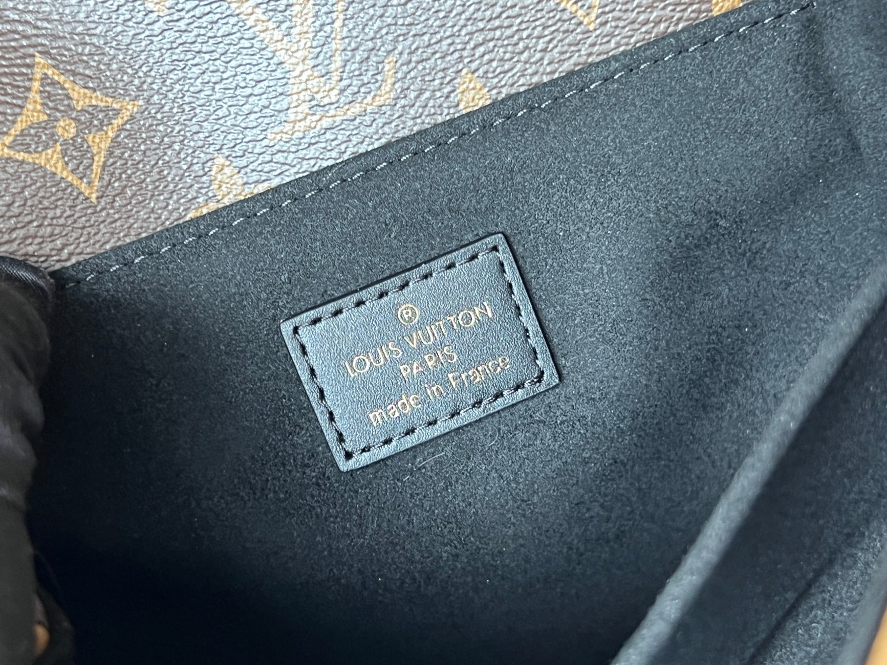 Louis Vuitton Pochette Métis M11941 Shoulder Bag - Image 9
