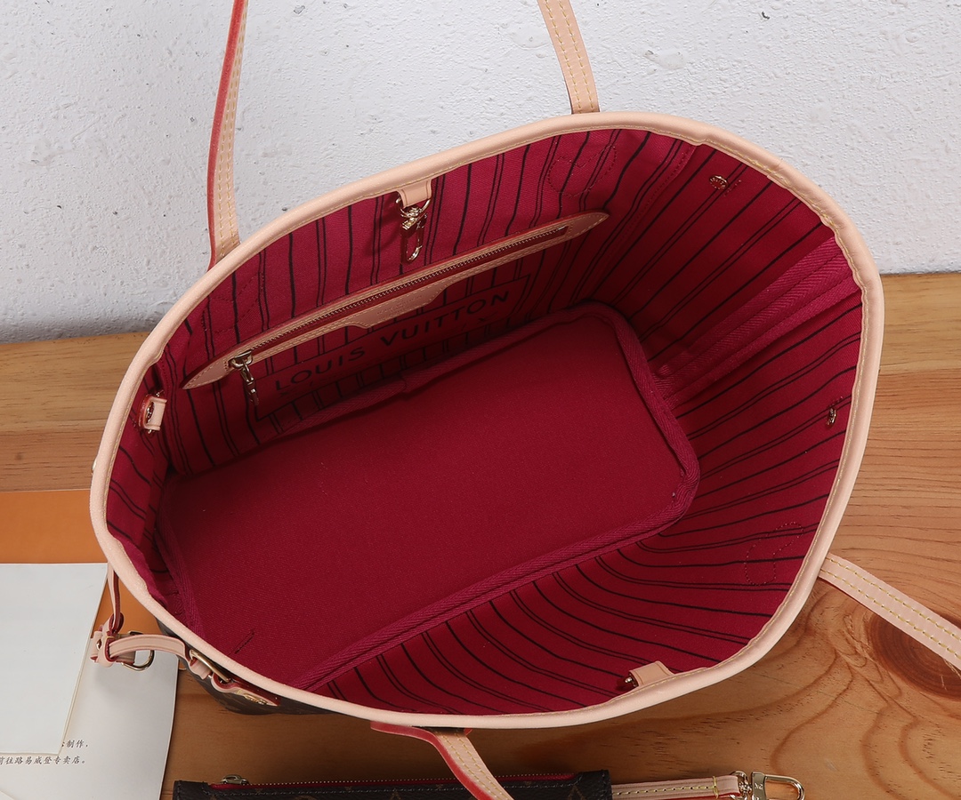 Neverfull Small Tote Bag in Damier Azur Canvas - Image 9