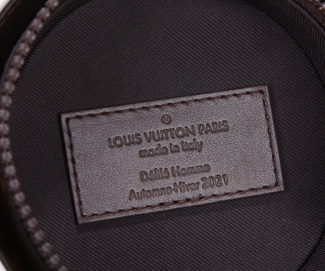 Louis Vuitton Everyday LV Coffee Cup Handbag, Model M80812 - Image 9
