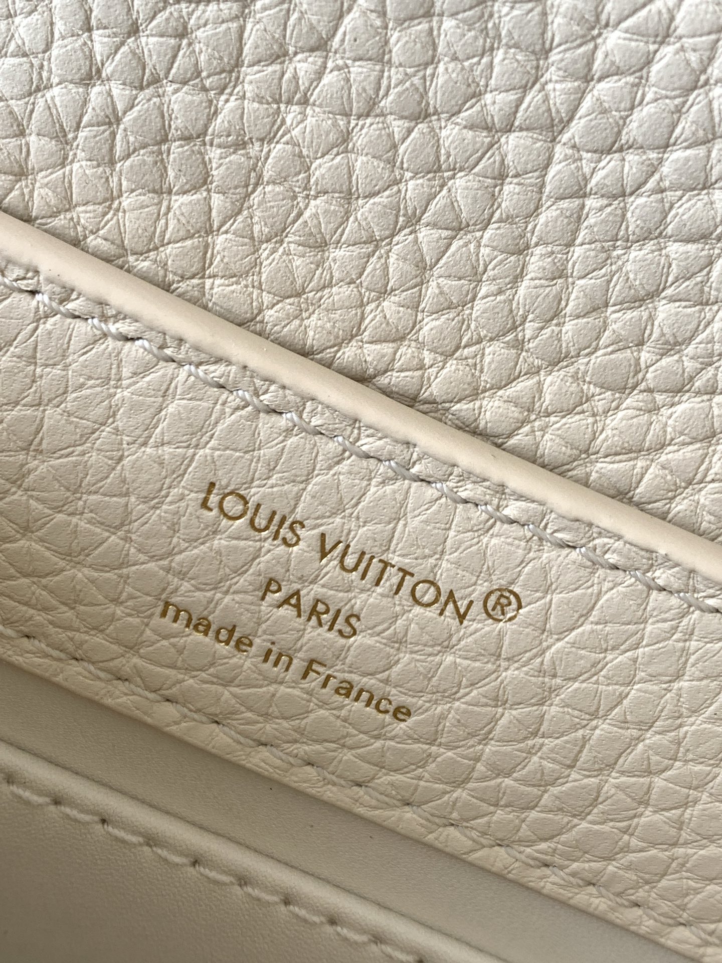 Louis Vuitton Capucines East West Mini Handbag - Image 9