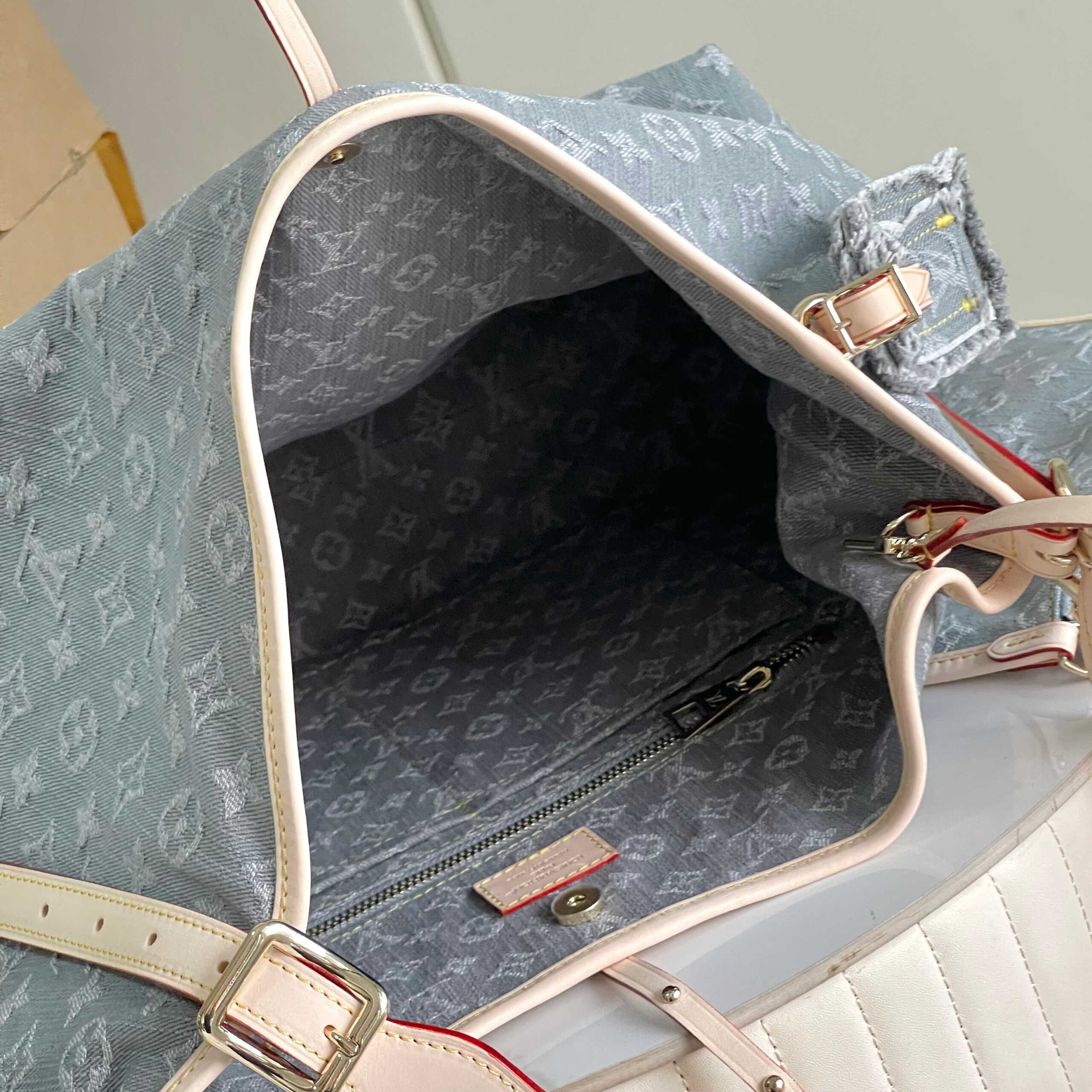 Louis Vuitton CarryAll Medium Bag in Monogram Denim - Image 9