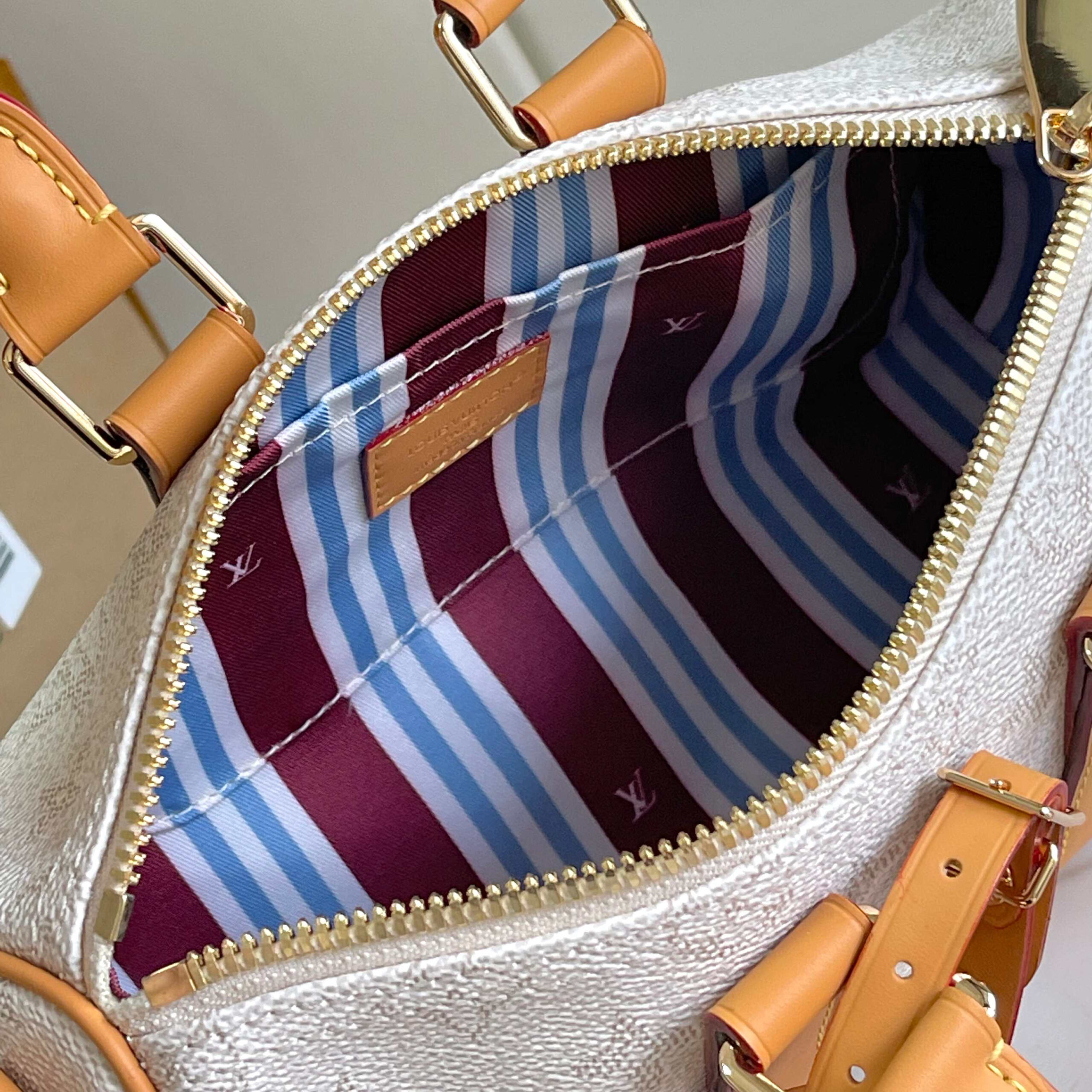 Keepall Bandoulière 25 Travel Bag in Monogram Surfin Canvas - Image 9