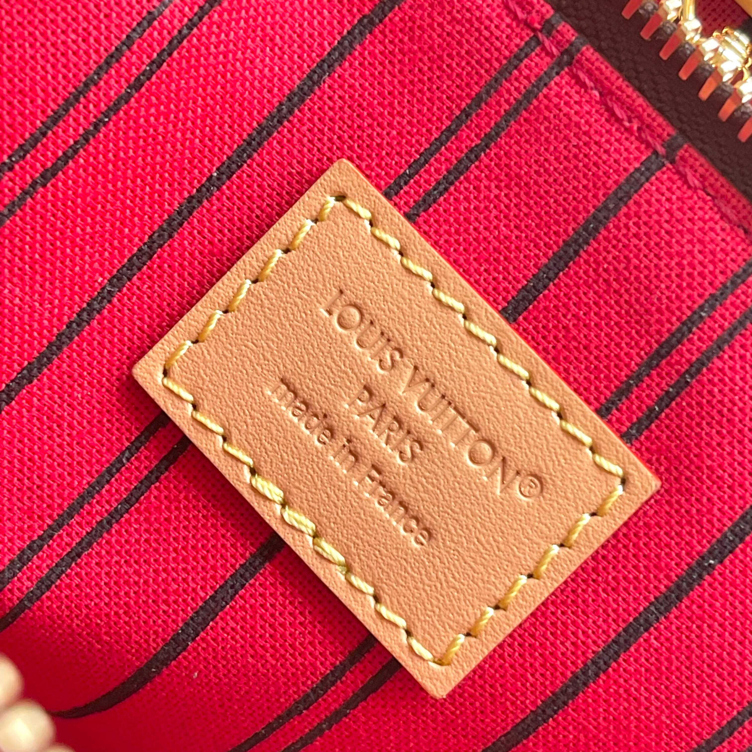 Louis Vuitton Ever More PM Monogram Canvas Handbag - Image 9