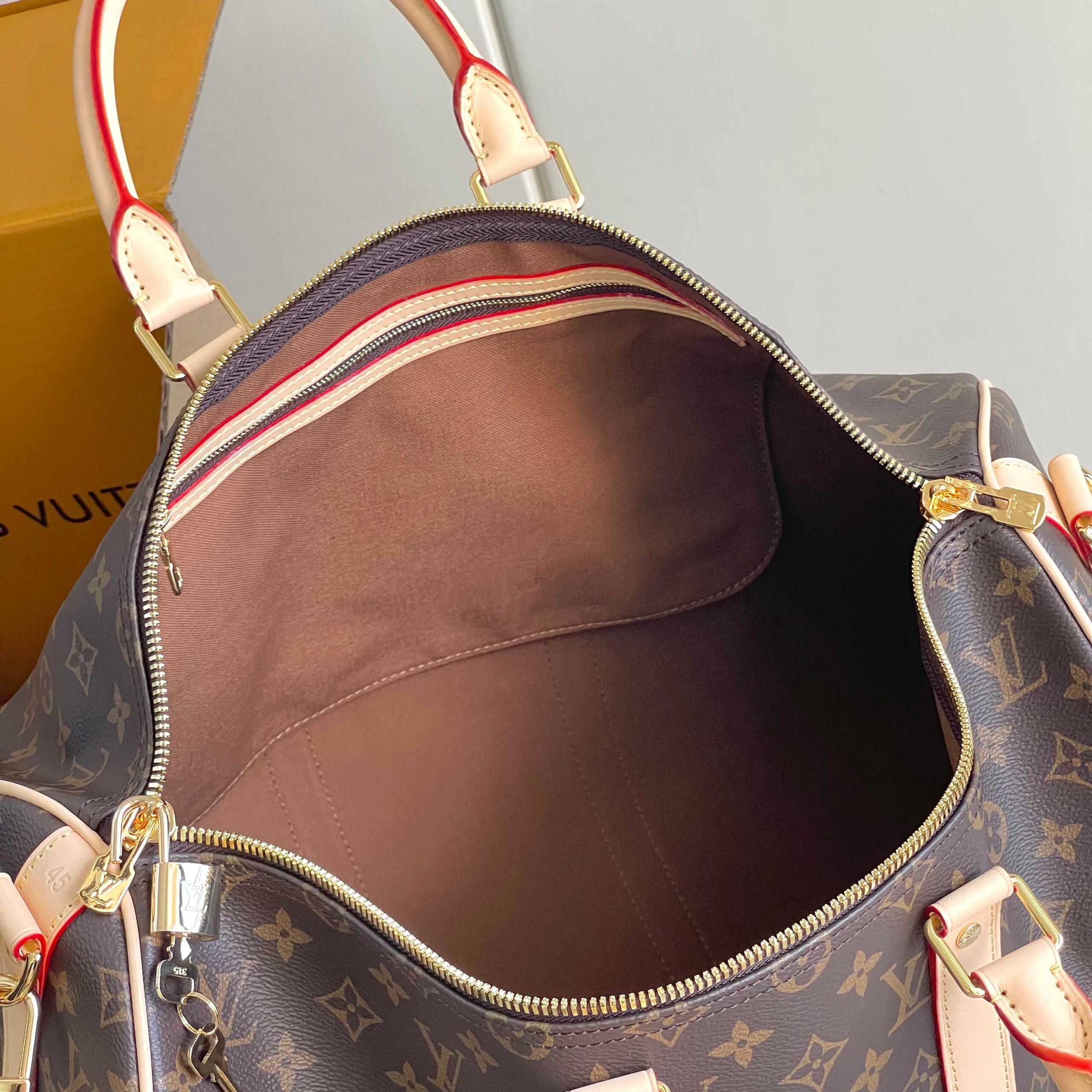 Louis Vuitton Keepall Bandoulière 45 Travel Bag in Monogram Eclipse Canvas - Image 9