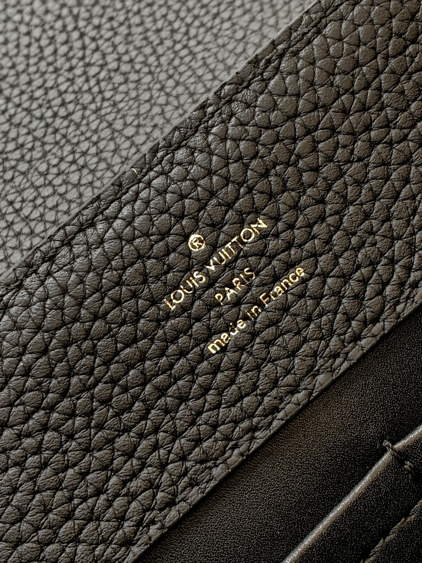 Louis Vuitton Capucines Medium Handbag - Image 9